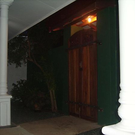 Extremehost Guest House Banduramulla Exterior foto